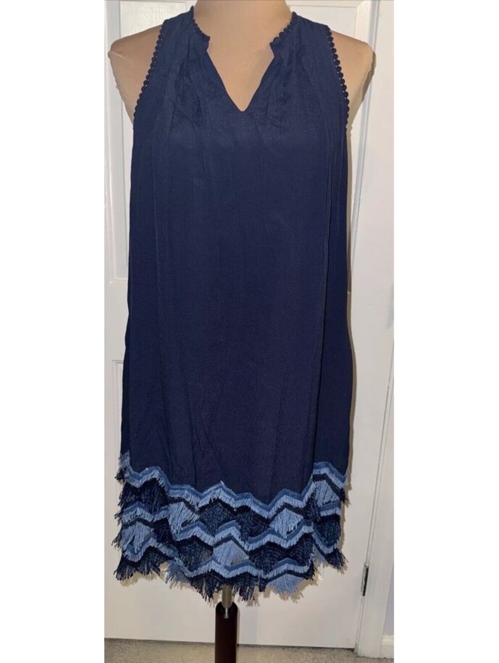 Maeve Festivity Swing Chevron Fringe Sequins Dress Sz 2 V-Neck Trim Detail